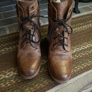 BED Stu Allie combat boots size 10